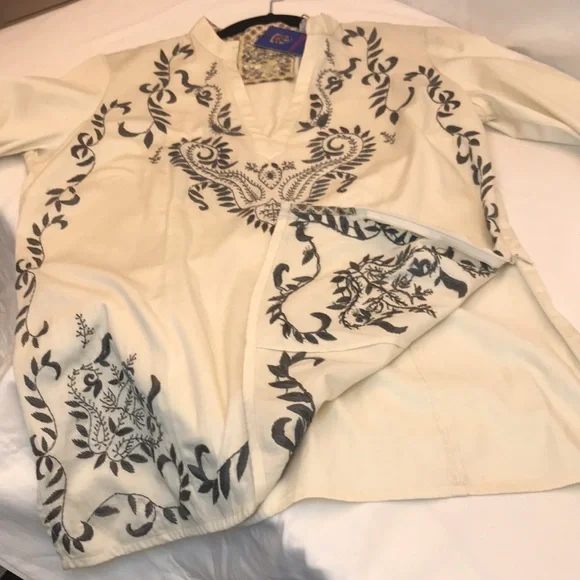 Robert Graham Large Beige & Grey